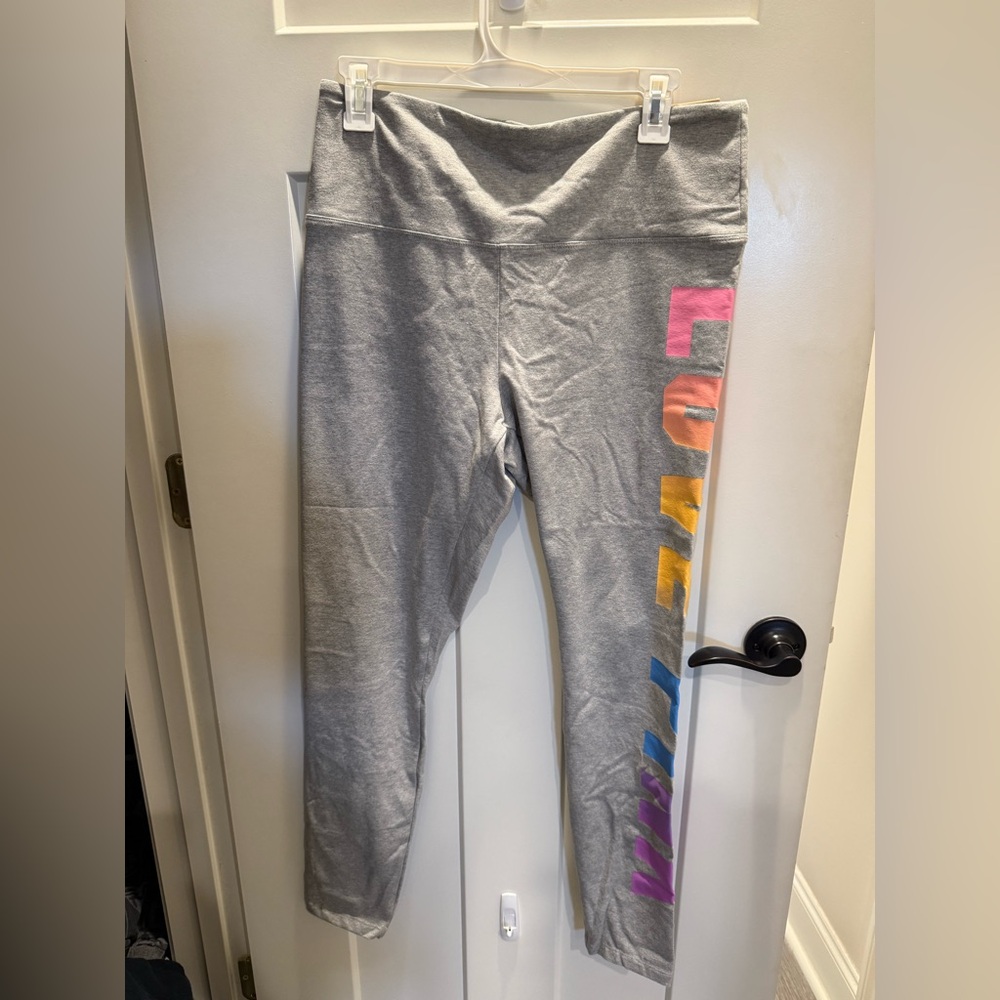 Women’s yoga pants